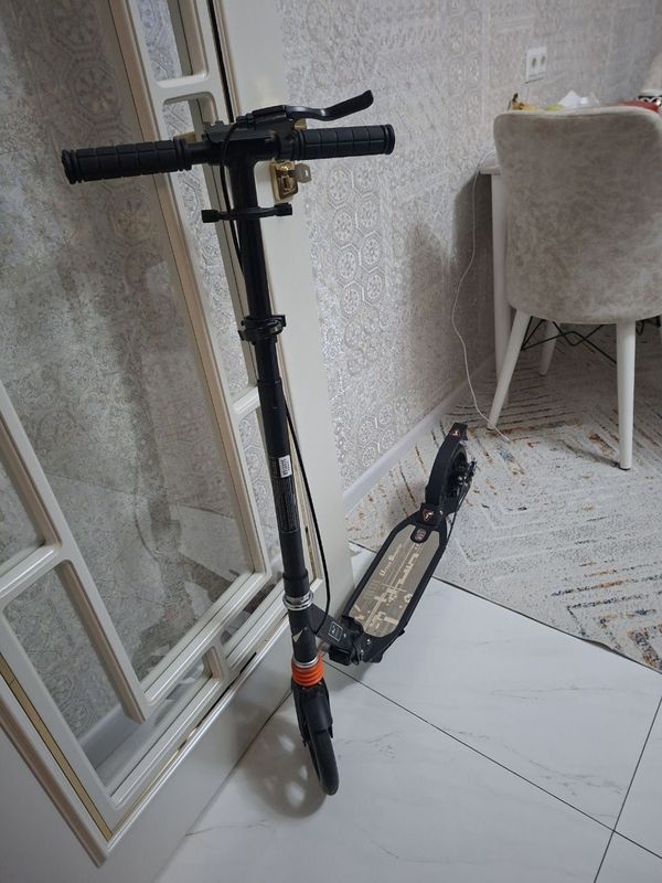 Самокат Urban Scooter, black Самокат Urban Scooter, black