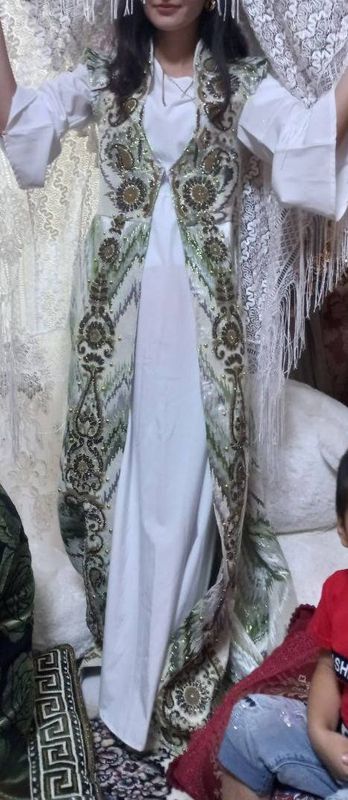 Ikkala rasmlarning barchasi400ming soʻm birgalikda Ikkala rasmlarning barchasi400ming soʻm birgalikda