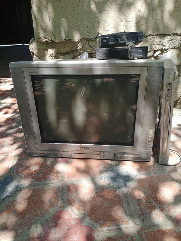 Televizor sotiladi roison Televizor sotiladi roison