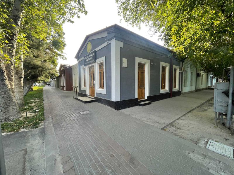 Продается офис ориентир — пересечение улиц Узбекистанская и Исаева. Продается офис ориентир — пересечение улиц Узбекистанская и Исаева.