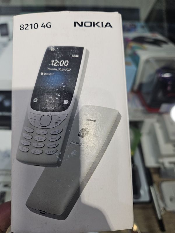 Nokia 8210 aybi yoq zor telefon