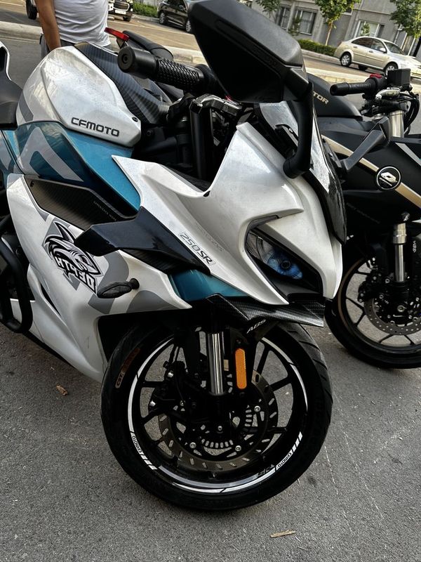 Оригинал мотоцикл CFMOTO 250SR 2020