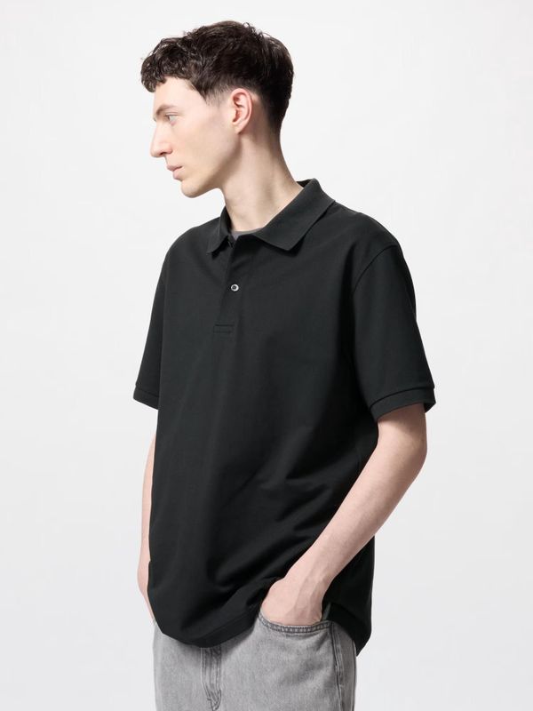 Мужская новая футболка Uniqlo. L размер. Оригинал Мужская новая футболка Uniqlo. L размер. Оригинал