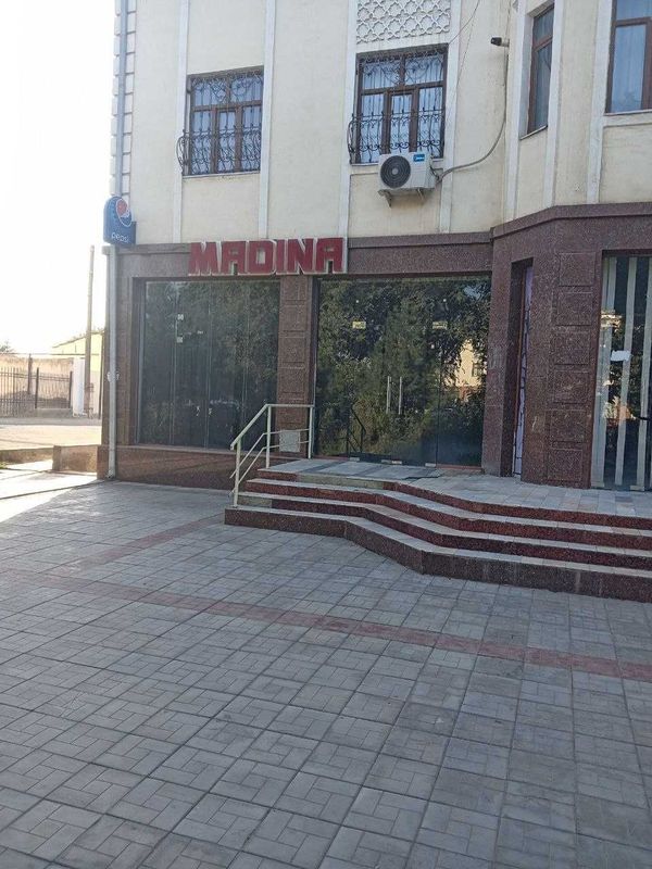 Нотурар жой(офис,магазин)+ёнида катта йулга караган подвали бор. Нотурар жой(офис,магазин)+ёнида катта йулга караган подвали бор.