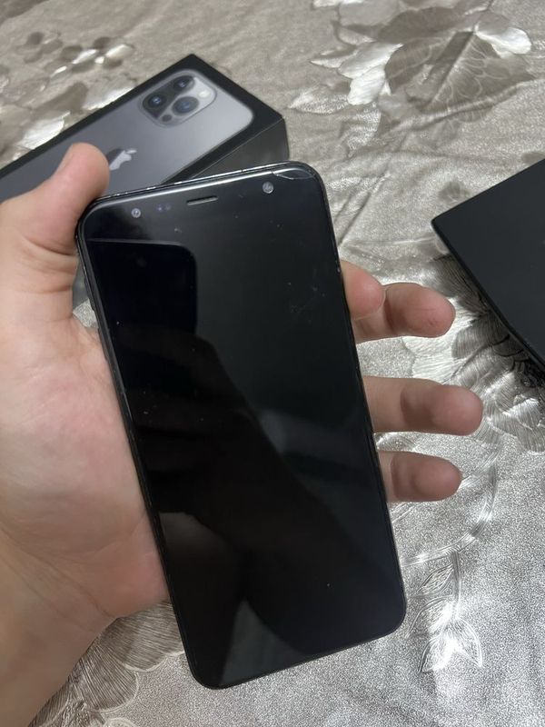 Samsung J6 + 3/32 Samsung J6 + 3/32