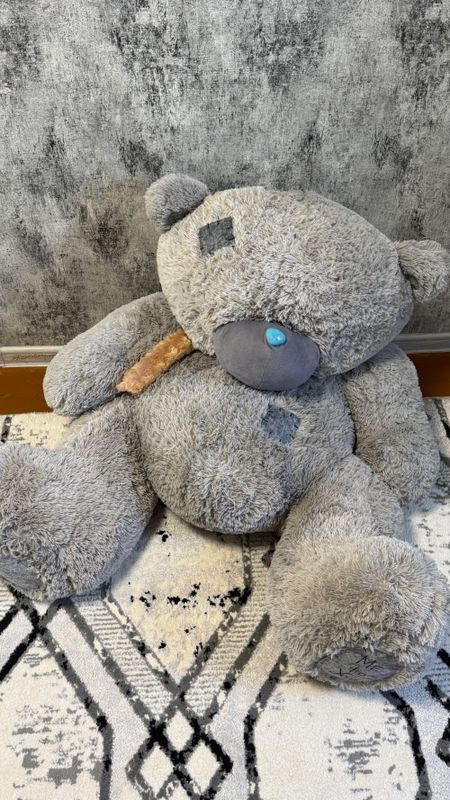 Teddy ayiq sotiladi Teddy ayiq sotiladi