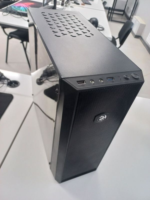 Игровой компютер case i7-10700 Игровой компютер case i7-10700