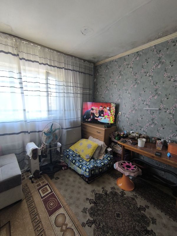 1 ком-Студия Сергели 2. На третьем этаже 20 м² акфа железная дверь 1 ком-Студия Сергели 2. На третьем этаже 20 м² акфа железная дверь