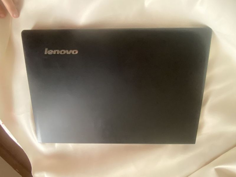 Lenovo noutbuk holati yangi