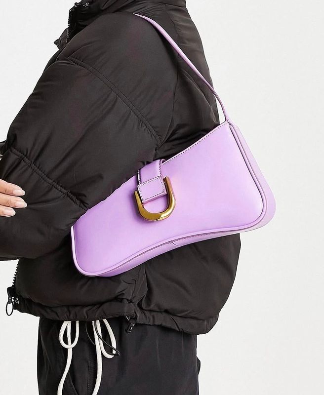 Сумочка Charles and Keith, оригинал Сумочка Charles and Keith, оригинал