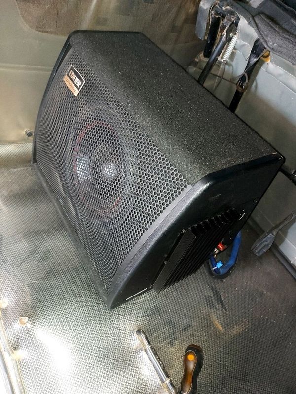 Edifier. 1000w bass Edifier. 1000w bass