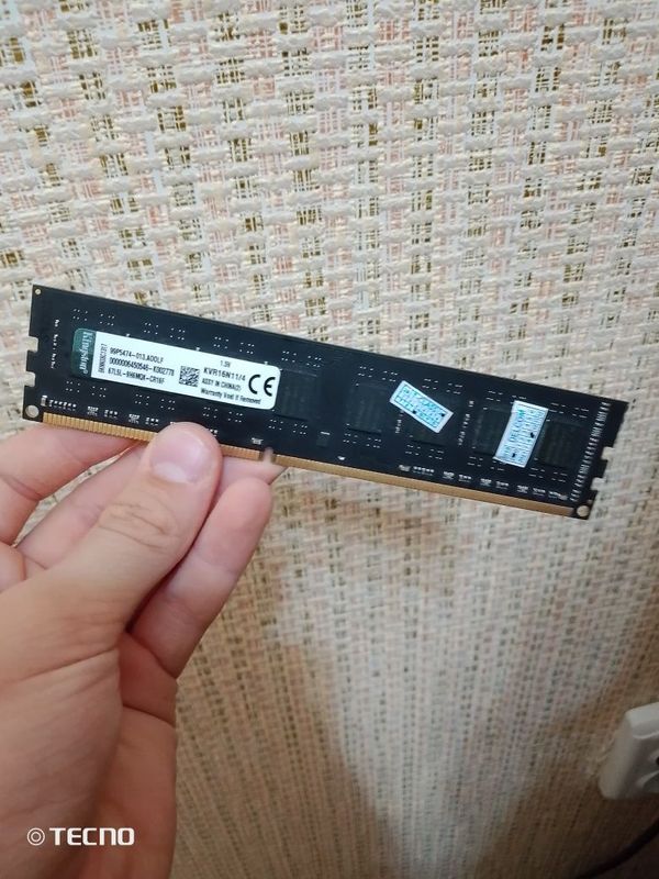 Оперативная память для компьютера ddr 3 на 4 гигобайта Оперативная память для компьютера ddr 3 на 4 гигобайта