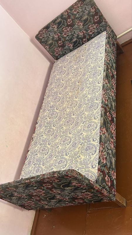 Продаётся диван. Продаётся диван.