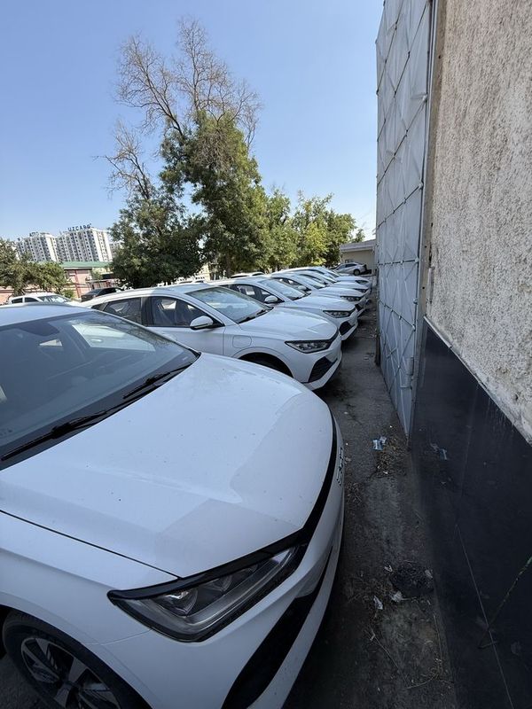 BYD E2 LUX 2024-yil в наличии нотариусга тайёр BYD E2 LUX 2024-yil в наличии нотариусга тайёр