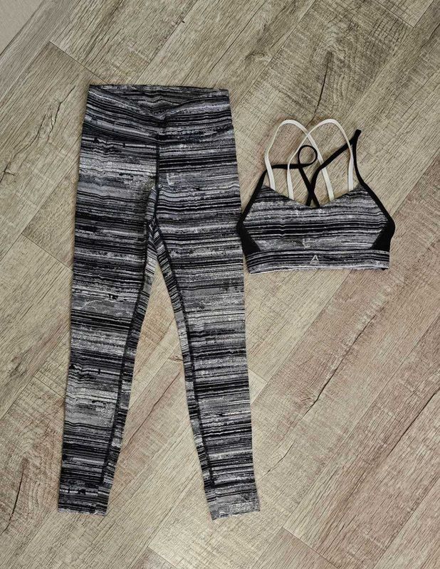Reebok лосины и топ Reebok лосины и топ