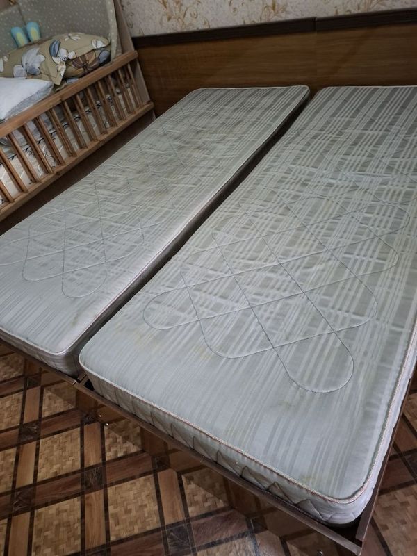 Продаётся двуспальная кровать Продаётся двуспальная кровать