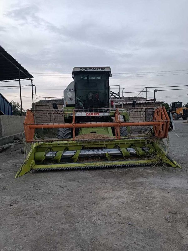 Kombayn sotiladi Class Dominator 2020