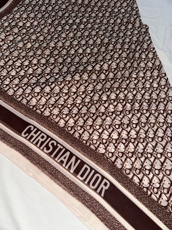 Шарф платок CHRISTAN DIOR Шарф платок CHRISTAN DIOR
