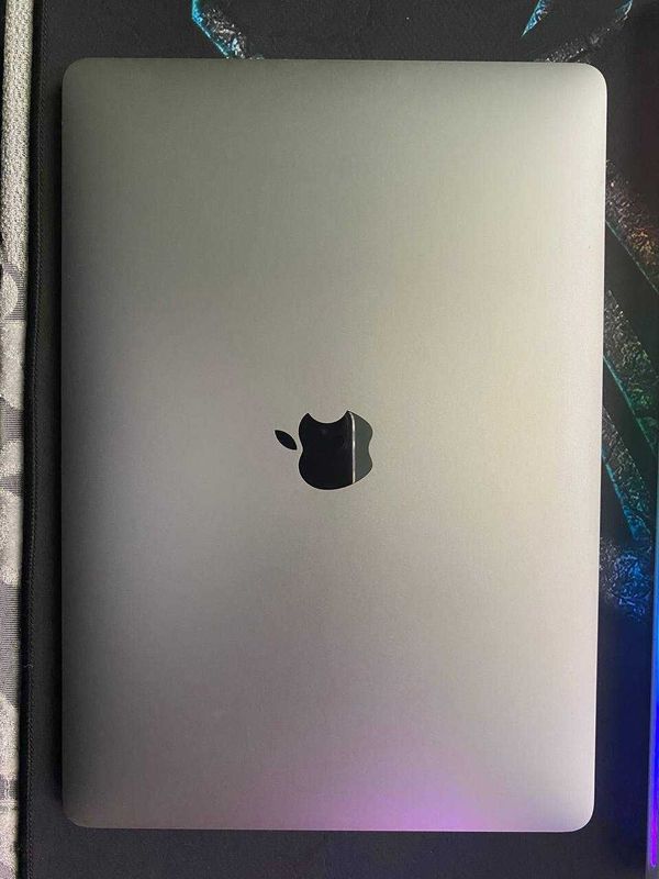 Sotiladi: MacBook Air 2019 - Ihcham, kuchli va ishonchli noutbuk! Sotiladi: MacBook Air 2019 - Ihcham, kuchli va ishonchli noutbuk!