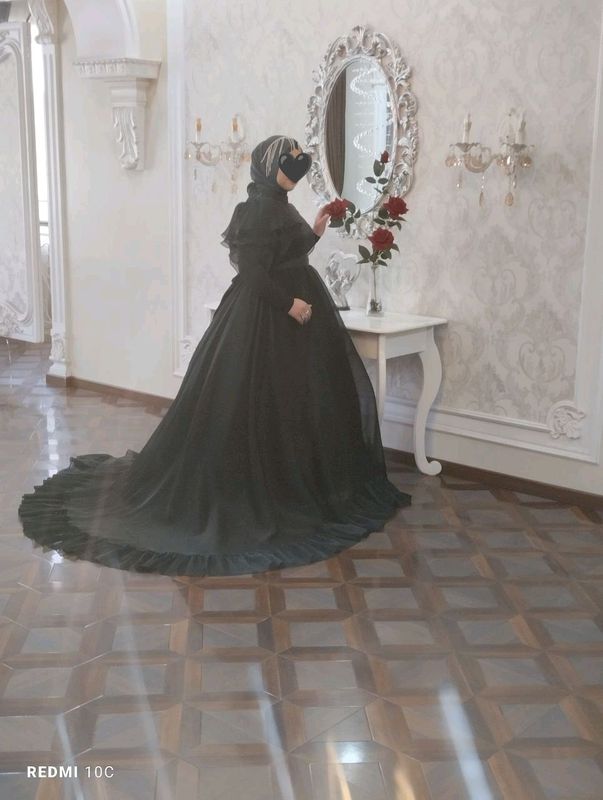 sotiladi toy kuni kiyilgan holos sotiladi toy kuni kiyilgan holos