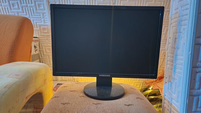 Монитор Samsung 943NWX 1440x900 Монитор Samsung 943NWX 1440x900