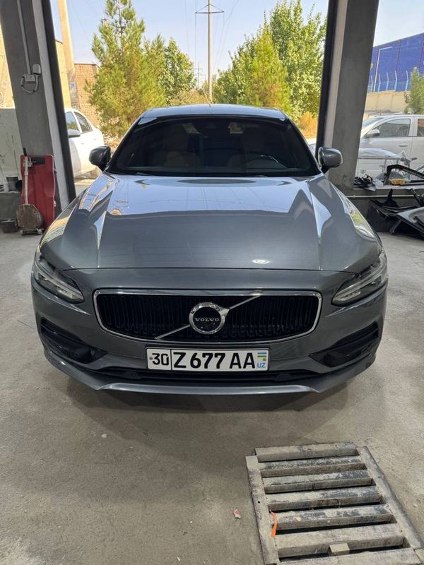 Volvo S90 T5 2018 yil 68000 yurgan