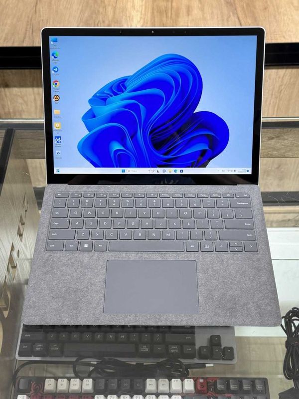 Microsoft Surface laptop 4 Ryzen 5-4680U ram 8 ssd 256 Microsoft Surface laptop 4 Ryzen 5-4680U ram 8 ssd 256