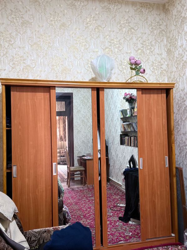 Продается шкаф с полками