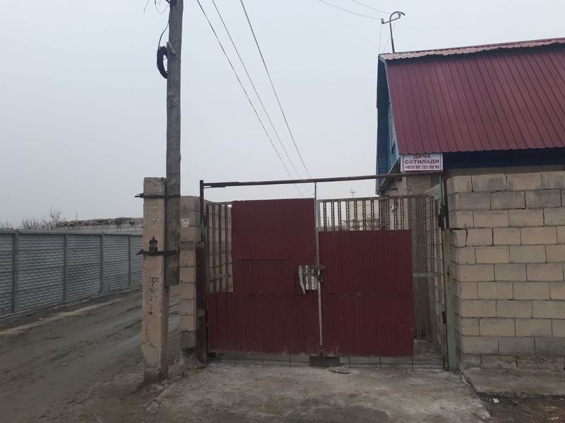 Sazanchik orqasidagi dacha sotiladi 6 so'tiq 2 etajlik 4 honalik