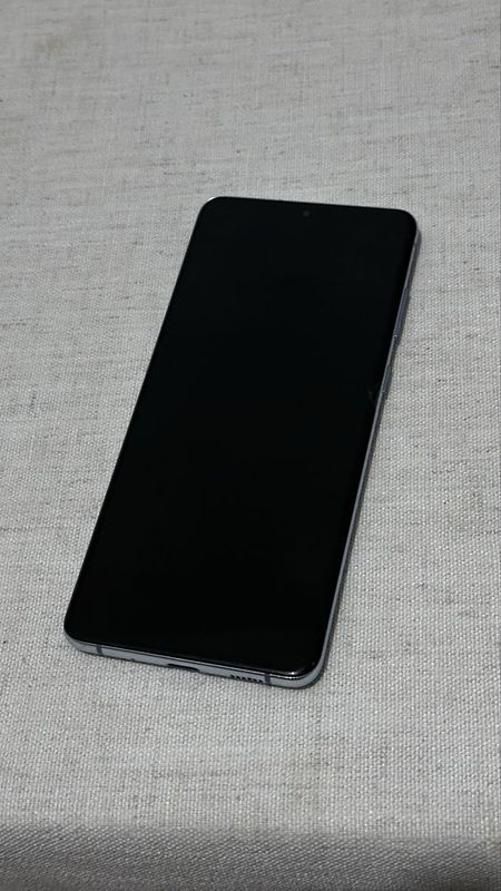 S20+ (korea) Состояние в экране есть трещина S20+ (korea) Состояние в экране есть трещина
