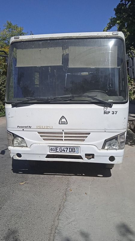 Исузу сотилади нп37