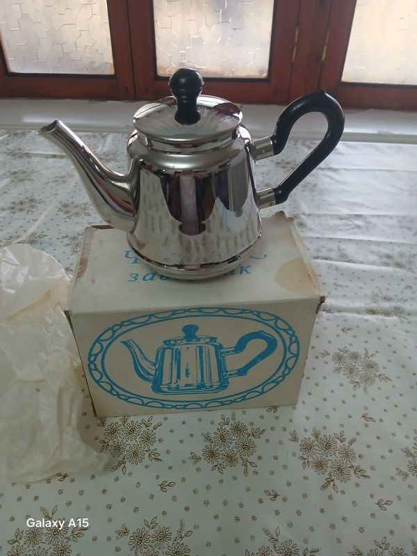 Новый Чайник заварник никелированный Новый Чайник заварник никелированный