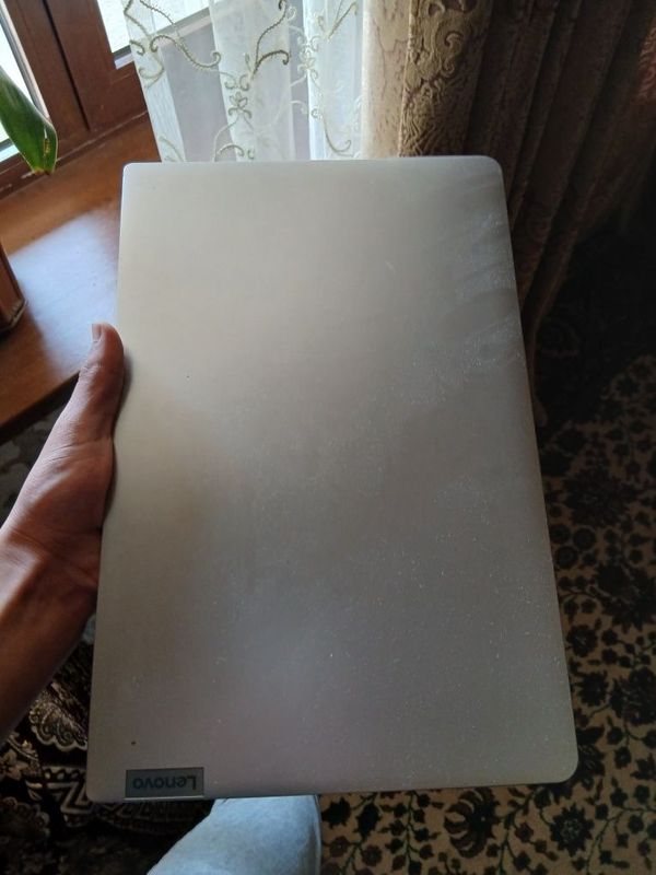 Lenova noutbook xali yangi Lenova noutbook xali yangi