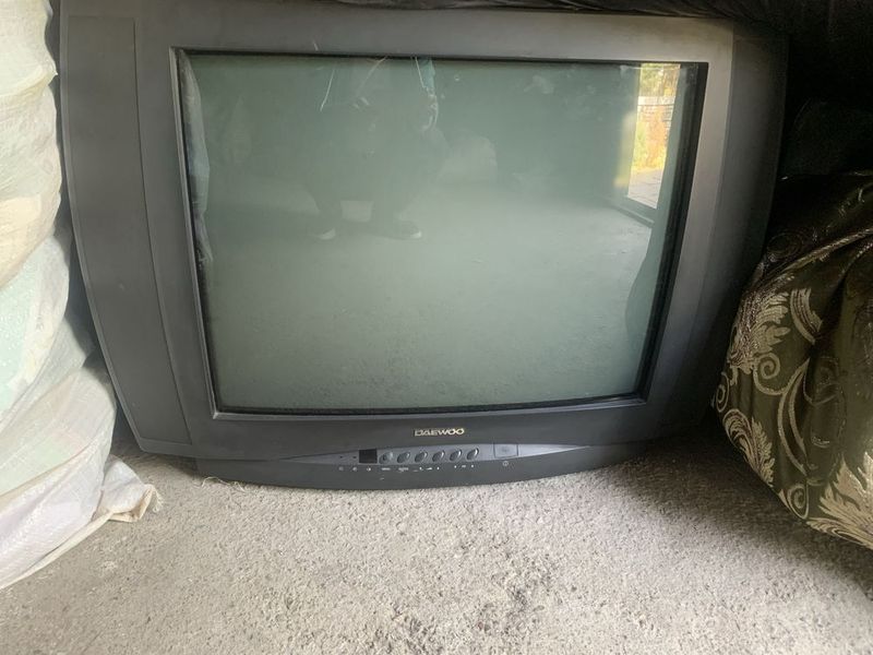 Televzor sotiladi