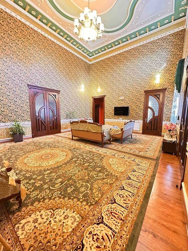Шахристанская, Чинабад Ул. Азимтепа Участок: 7,5 сот Дом: 500 м²