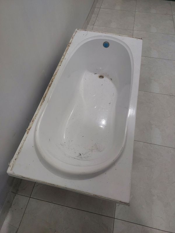 Vanna sotiladi holati zo'r. Vanna sotiladi holati zo'r.