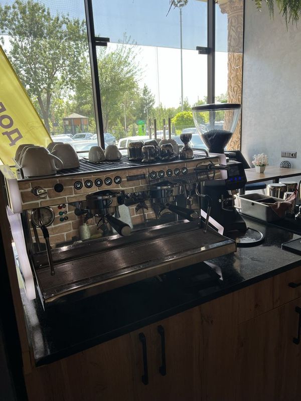 Koffe moshina sotiladi 3100$ kafeyniyaga taluqli boshqa narsalayam bor Koffe moshina sotiladi 3100$ kafeyniyaga taluqli boshqa narsalayam bor
