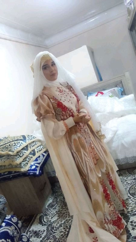 kelin salom uchun adras libosi kelin salom uchun adras libosi