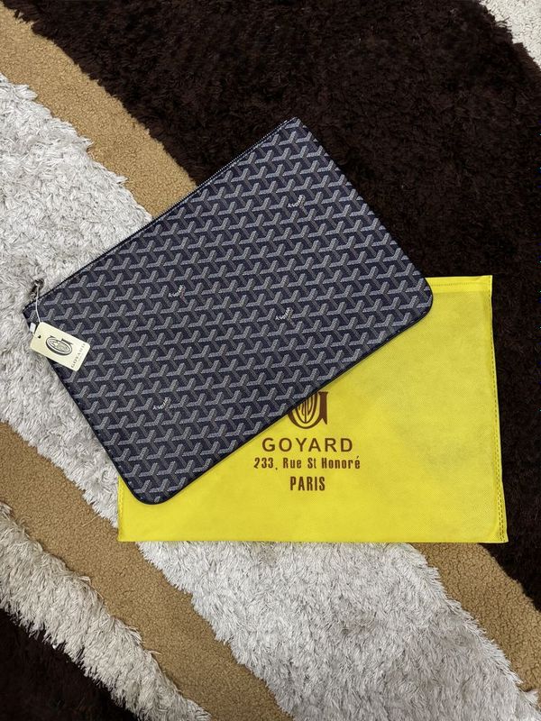 Новый темно синий Goyard Clutch в наличии