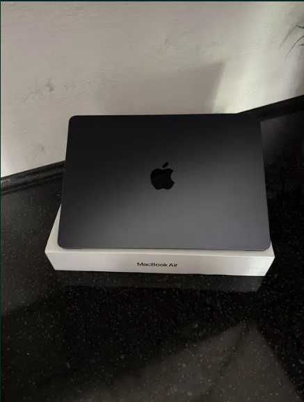 Продается MacBook air m2 8/256 черный Продается MacBook air m2 8/256 черный