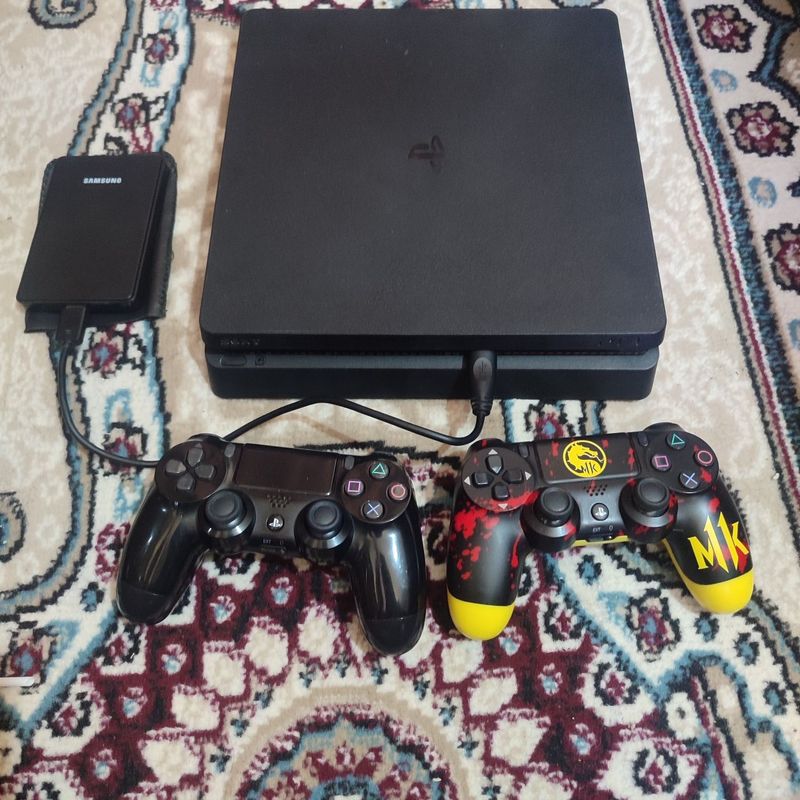 Playstation 4 slim Playstation 4 slim