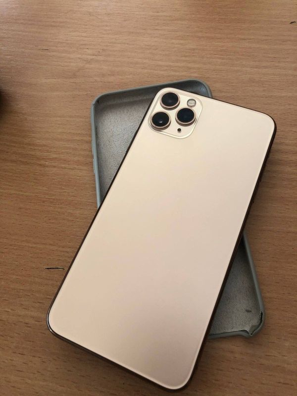 Iphone 11 pro max sotiladi