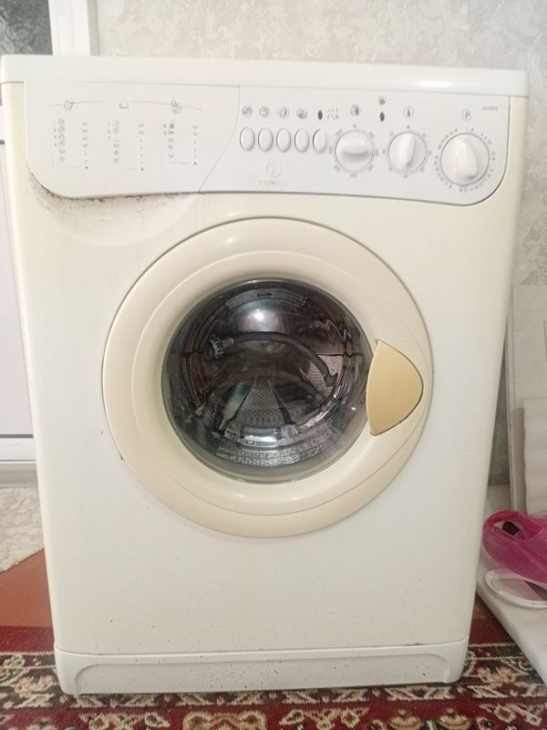 Indesit Kirmoshina B/U Indesit Kirmoshina B/U