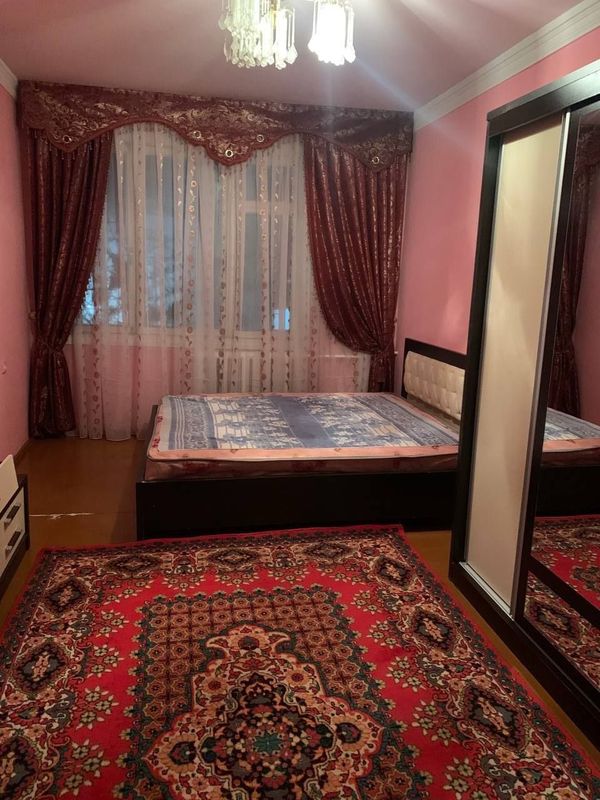 Срочно сдаётся 3ком Чиланзар 23кв цена 400$окончательно только семейны