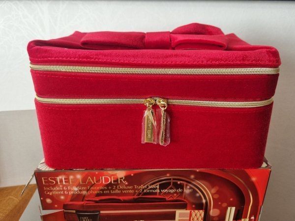 Косметичка estee lauder
