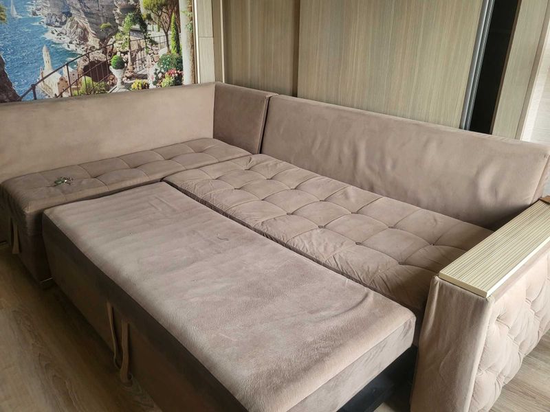 Диван + кушетка в одном стиле Диван + кушетка в одном стиле