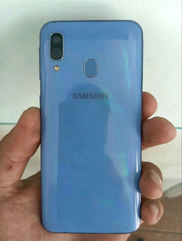 Samsung A40 Samsung A40