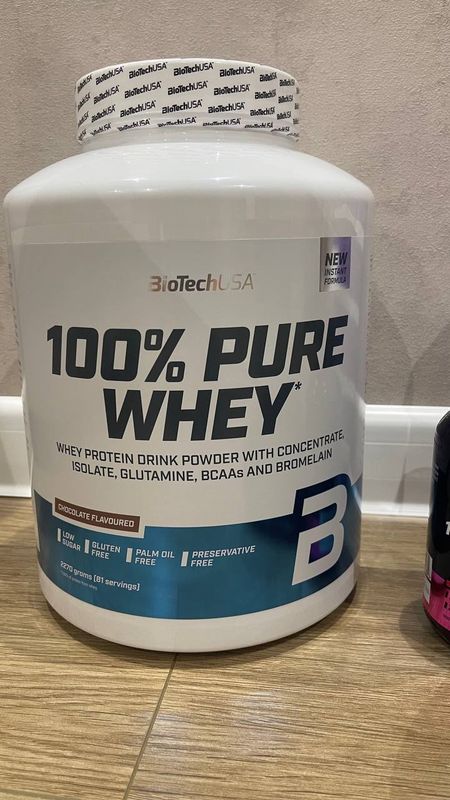 Протеин 100% Pure Whey BioTech USA (2.27 кг) Протеин 100% Pure Whey BioTech USA (2.27 кг)