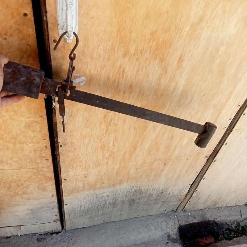 Qol torozi sotiladi tezda Qol torozi sotiladi tezda