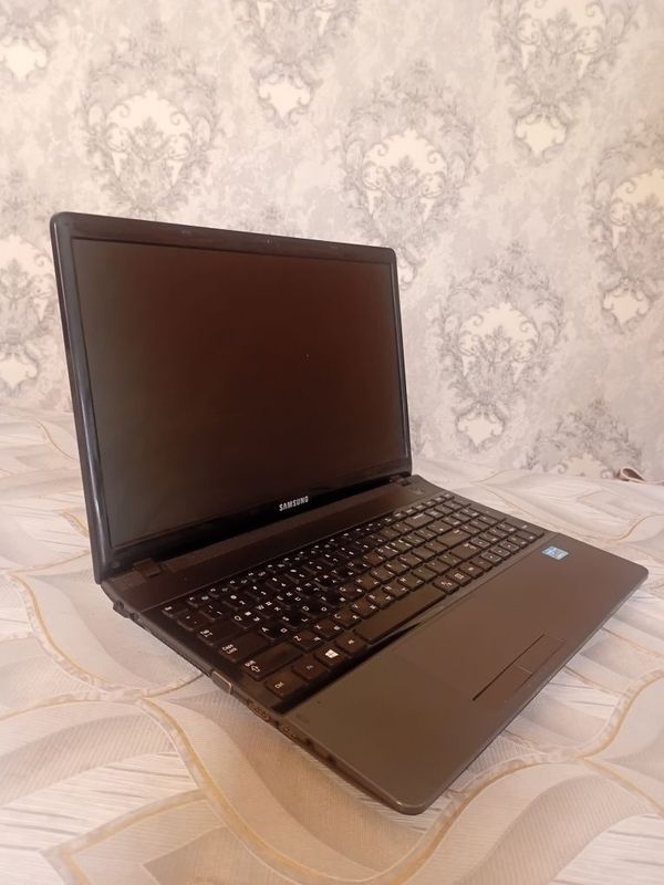 Notbuk Samsung Windows 7 CORE i5 Notbuk Samsung Windows 7 CORE i5
